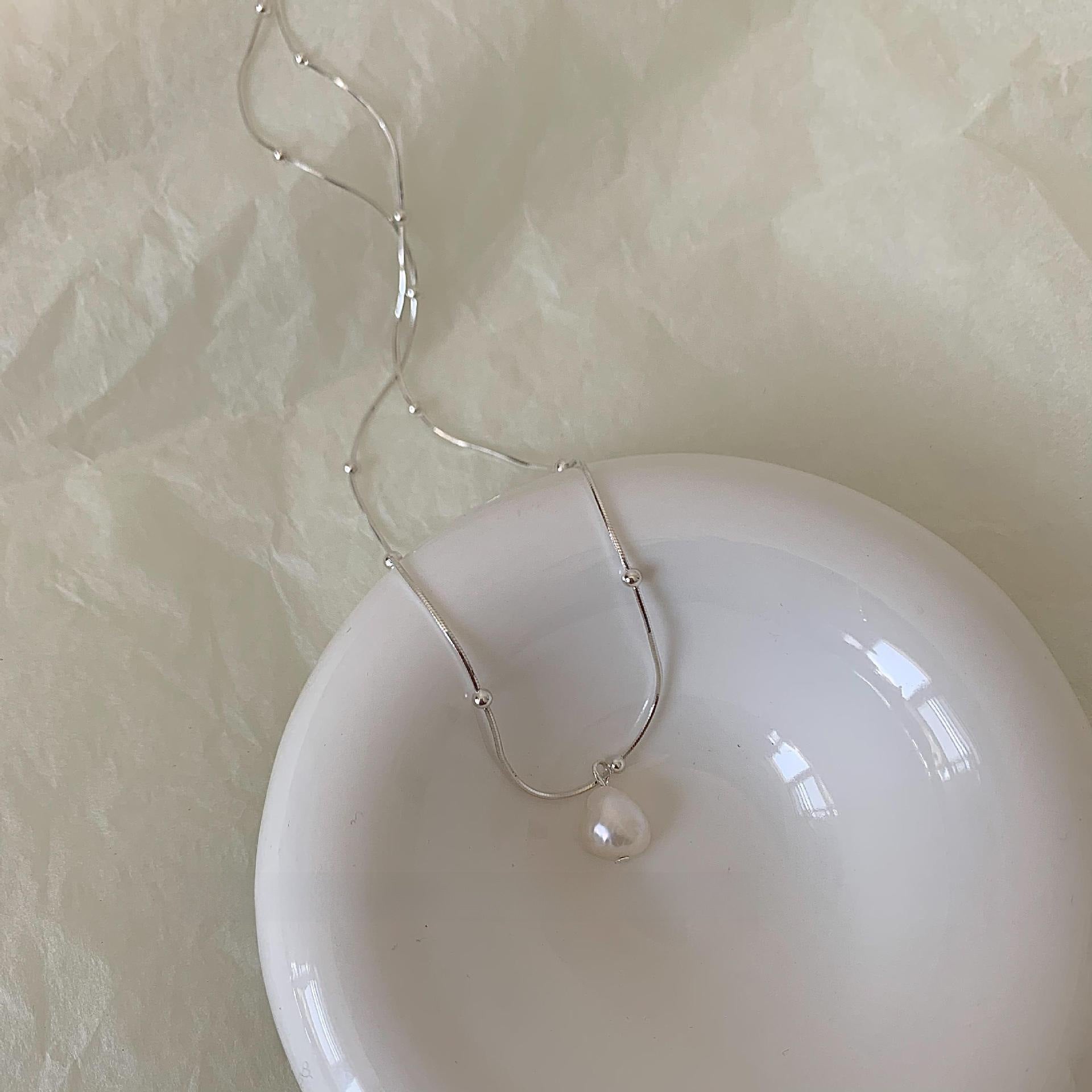 Wholesale Silver natural freshwater pearl necklace clavicle chain